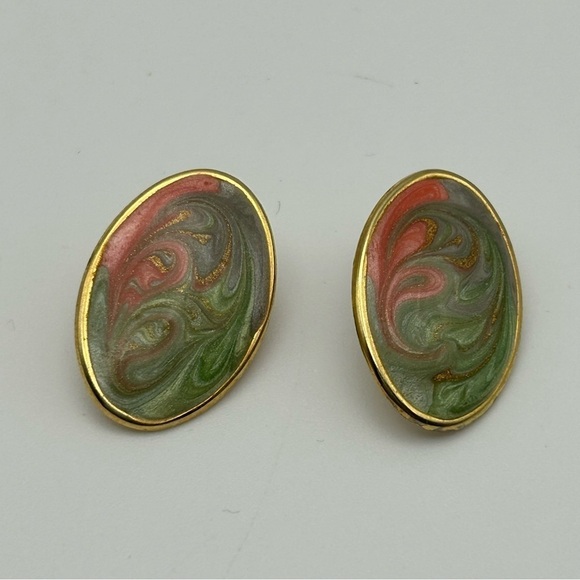 Vintage Gold Tone Round Oval Green and Pink Swirl Stud Pierced Earrings - Picture 3 of 5